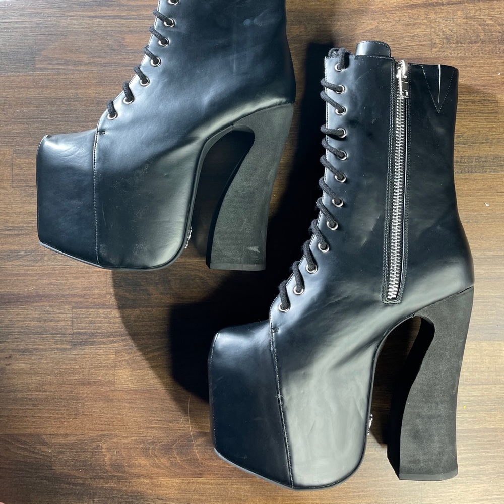 Platform shoes